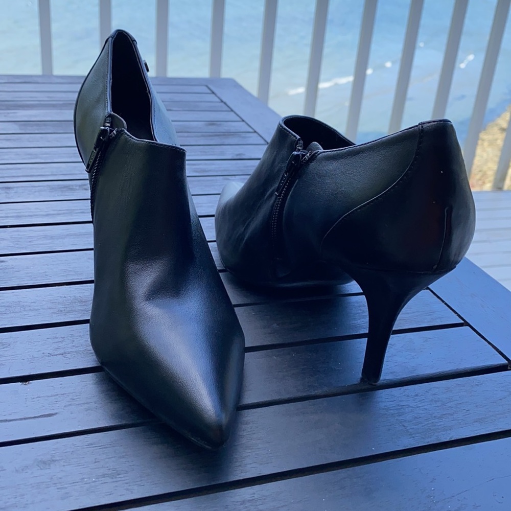 Size 10M Calvin Klein heeled booties